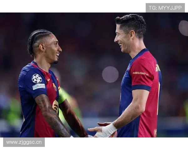 登贝莱与拉菲尼亚:边锋位置竞争及战术适配性对比 登贝莱与拉菲尼亚:边锋位置竞争及战术适配性对比