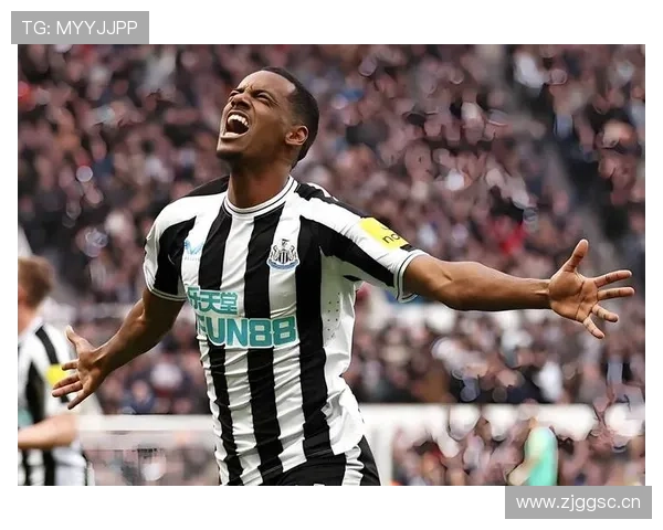 伊萨克对抗能力不足的质疑 是否符合赛场实际表现