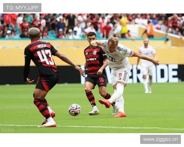 面对拜仁高强度逼抢：维蒂尼亚的出球考验