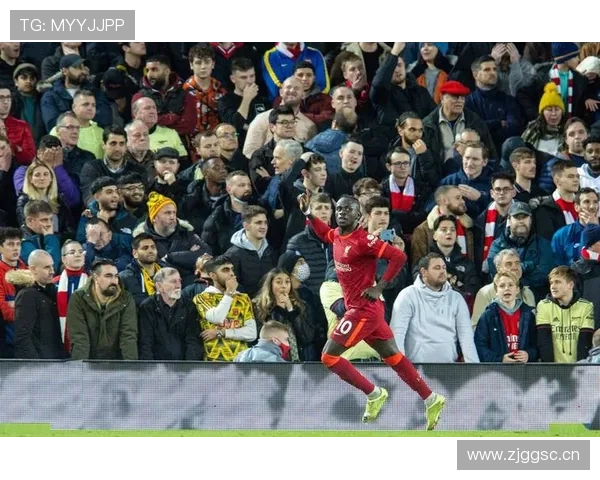 博格巴与法比尼奥在控球倾向下形成分散体系差异