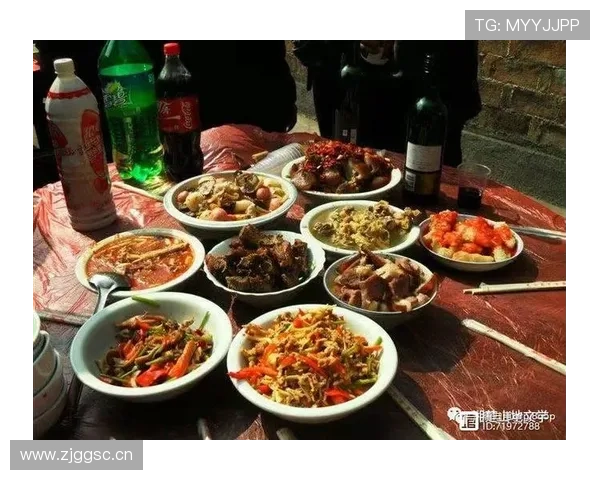 张常宁在家吃顿饭，光配菜都比我家过年还讲究