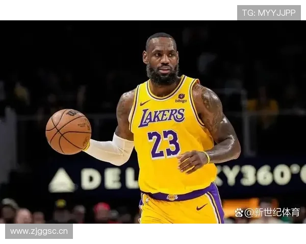 勒布朗·詹姆斯又晒家里冰箱，那阵容能开个超市了