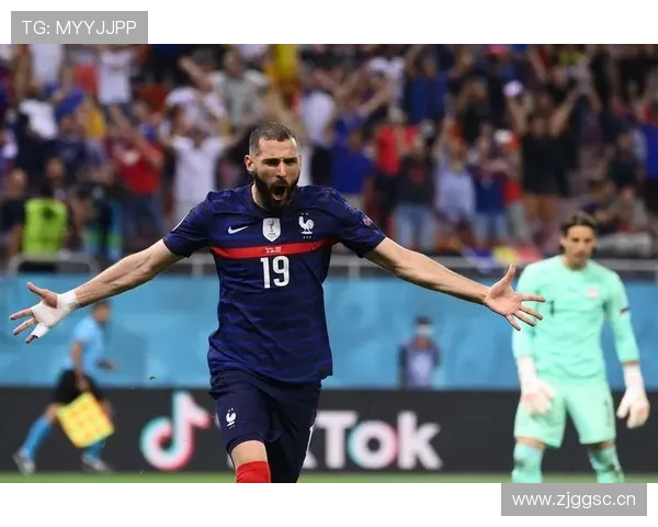 本泽马法国队缺席的原因解析：战术角色与体系适配性如何体现？