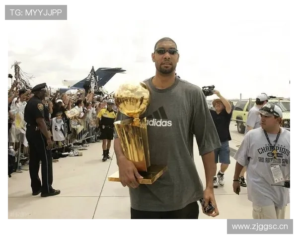 蒂姆·邓肯低位单打效率领先内线对手塑造马刺攻防核心