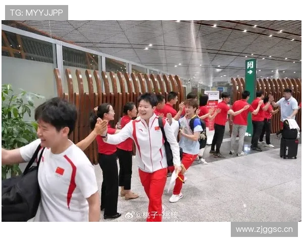 陈雨菲机场随手背的包，比我一个月工资还贵